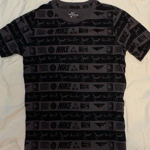 Boys Nike T shirt. Youth L